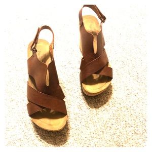 Brown wedges